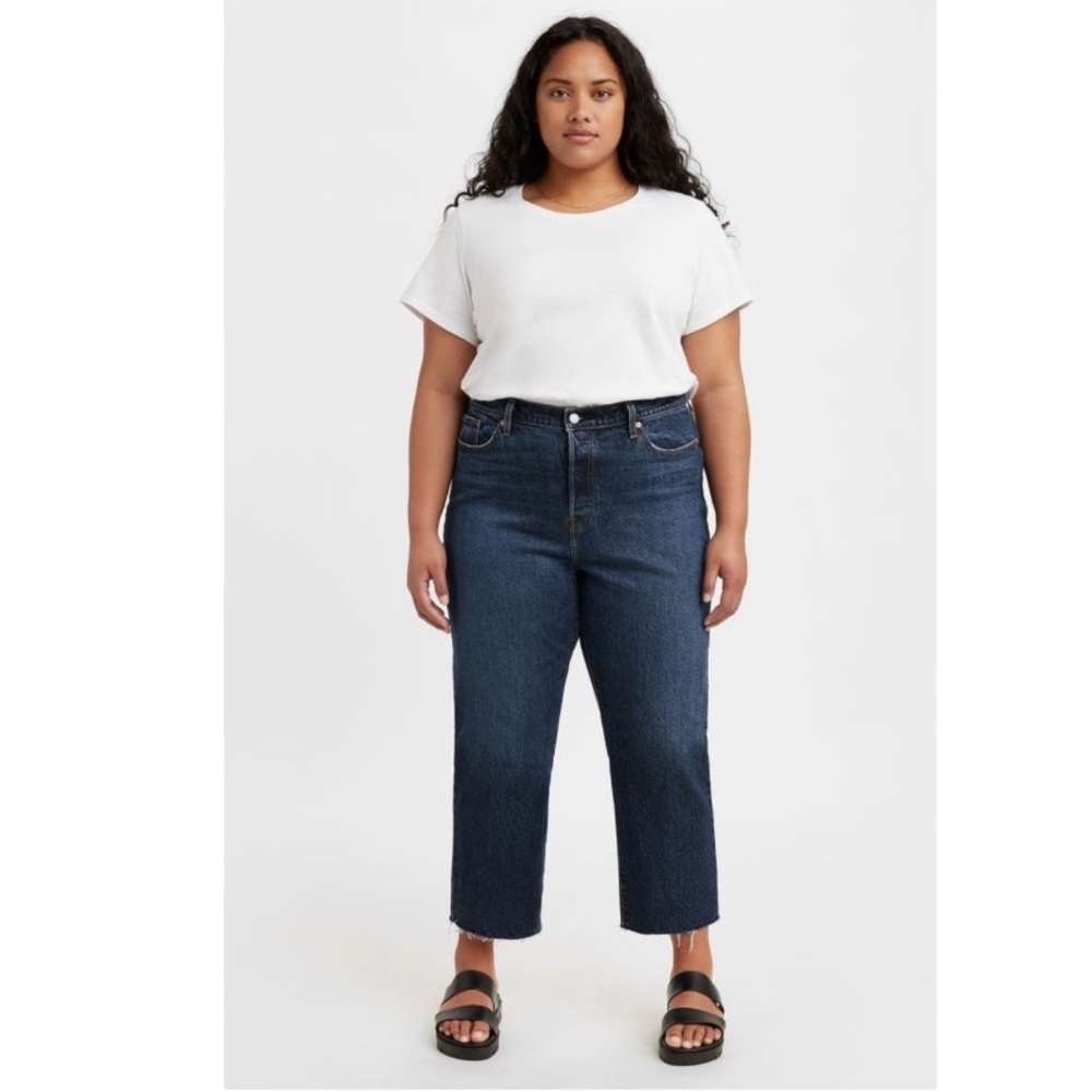 NWT Levi's Wedgie High Waist Raw Hem Straight Leg Jean